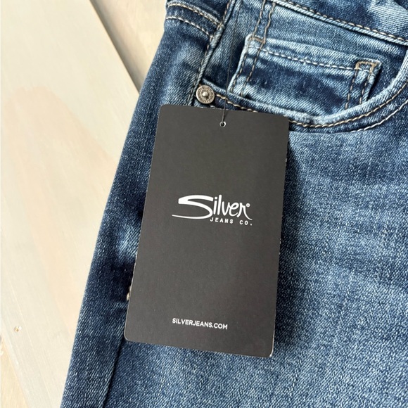 Silver Jeans Co. Women’s Tuesday Low Rise Slim Bootcut Jeans - Picture 3 of 11